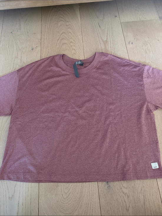 Vuori Tops - New Vuori tshirt
